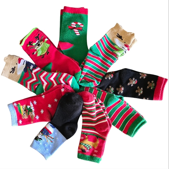 🧦 9 Pairs of Christmas Socks NWOT - Picture 1 of 2